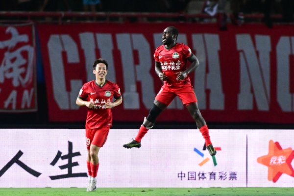 河南本赛季中超已通过任意球打入27球，位列所有球队之首
