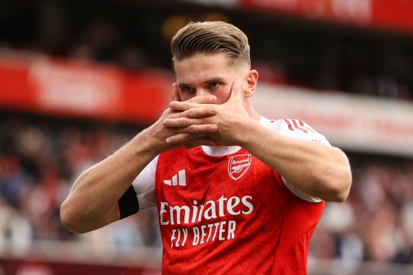 瑞典主帅：约克雷斯竞技状态  很好，说他没作用的人不懂古代足球