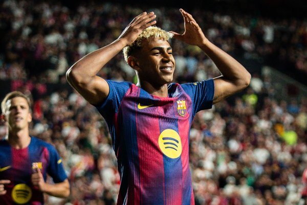 巴萨前主席：亚马尔未来会成为世界最佳，但佩德里目前比他更好