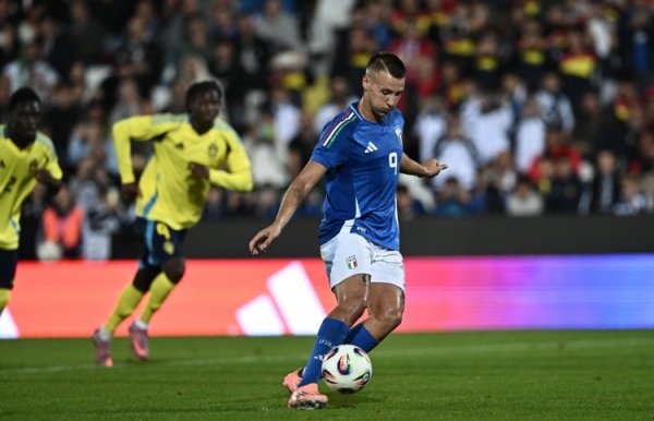 意U18主帅：卡马达回撤拿球技术稍显粗糙，但危险区域  内绝对是现象级