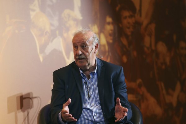 博斯克：西班牙个人和队伍  能力兼备 当初没让小法上场时我最心疼