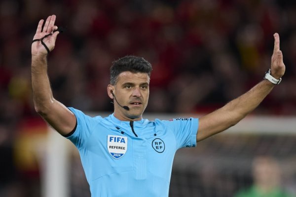 巴黎vs勒沃库森裁判    安排：吉尔-曼萨诺领衔西班牙裁判    组