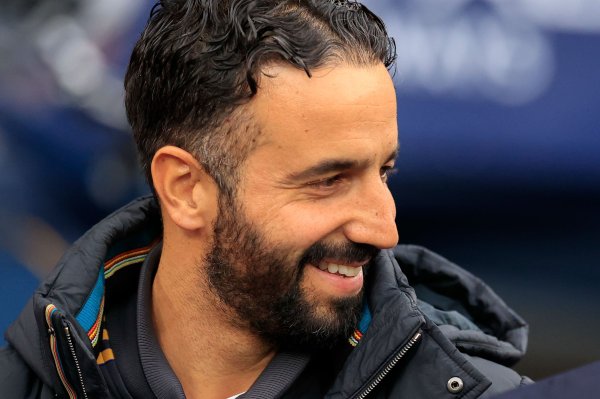 阿莫林：希望蓄发球员  迷能尽快理发，库尼亚带球气场能影响对手心态