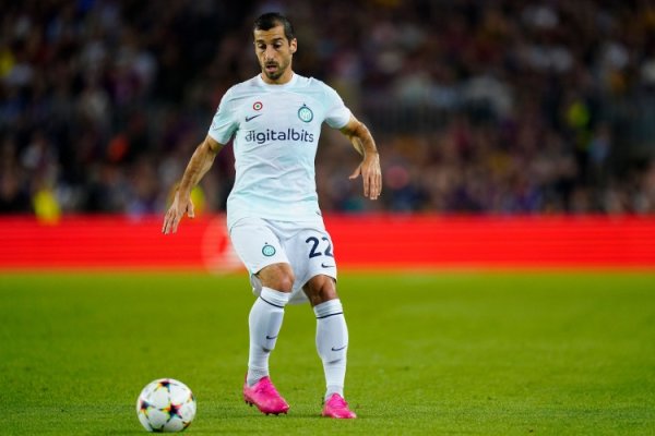 国米官方：姆希塔良左大腿屈肌不适，未来几天将重新评估伤情