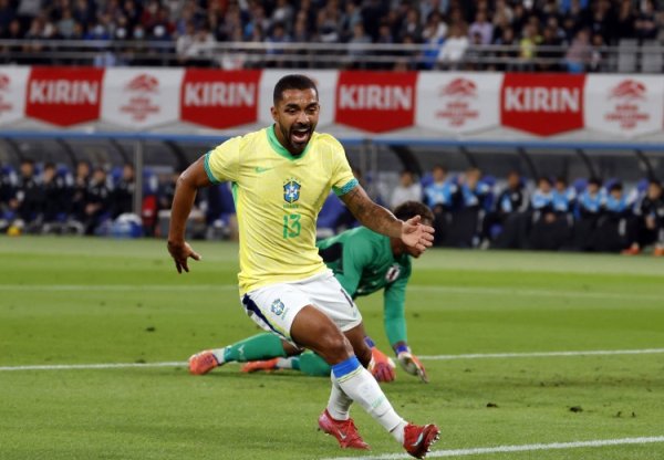 巴西右后场球员恩里克：愿用得分  换取球队取胜，对赛事  结果感到失望