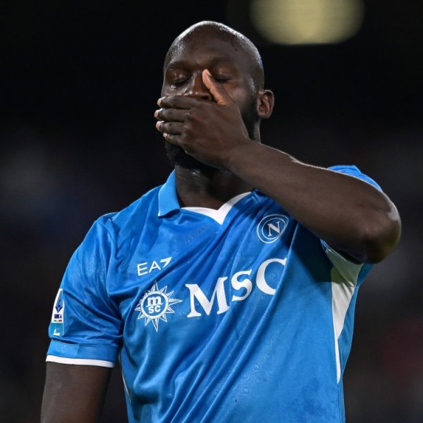 意媒：卢卡库谴责部分家人的勒索行为，致父亲葬礼无法按计划举行