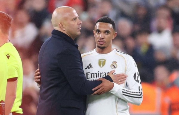 “特伦特”！斯洛特：简短沟通  后给了个拥抱，我甚至记不清说了啥