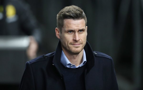 多特高层：与法鹰这一战踢得很不容易 越位违例  争议？裁判    组值得称赞