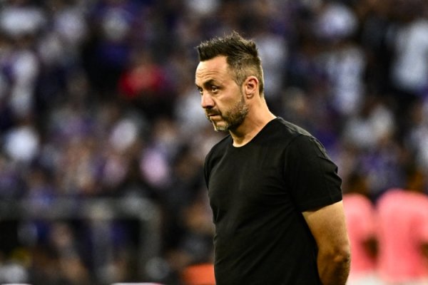 德泽尔比执教生涯至今带队参加10场欧冠赛事  ，输掉其中7场