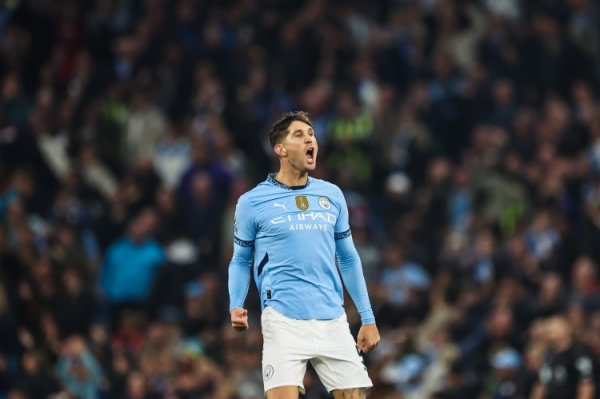 斯通斯：很高兴福登重拾快乐，他在无球竞技状态  下也很努力