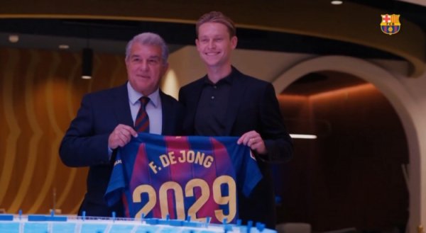 巴萨官方晒视频纪念德容续约：弗兰基，2029💙❤