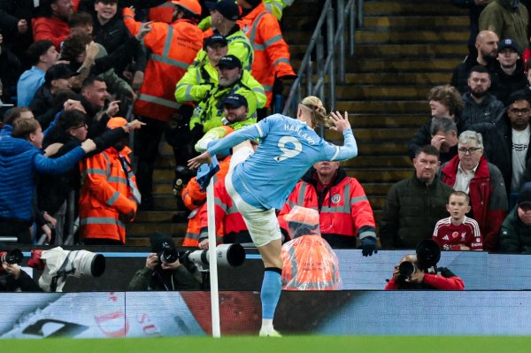 踏入同一河流！错失十二码球+破门，同样场景两年来在哈兰德身上再现