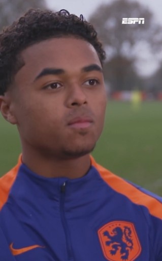 你会选择代表西班牙射门吗？沙恩-克鲁伊维特：我的心属于荷兰