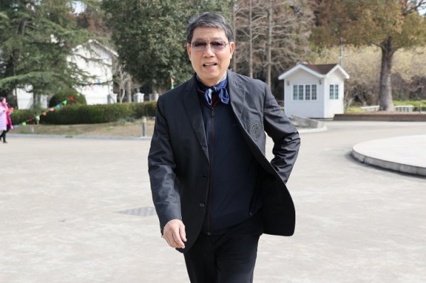 沪媒：上海青训阴盛阳衰成定局，81岁根宝维系最后的体面